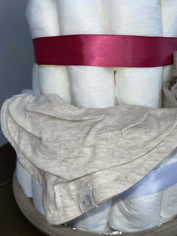 Handgjord Blöjtårta 3 våningar - Djup Rosa