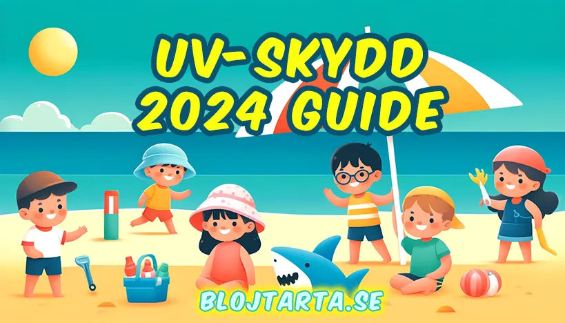 Barn som leker på stranden iklädda färgglada UV-skyddade kläder, med strandtält och parasoll i bakgrunden.