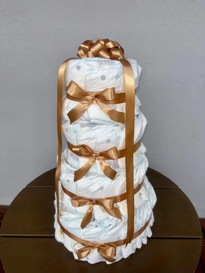 Stor Blöjtårta med Rosett – Perfekt för Babyshower (4-våningar)