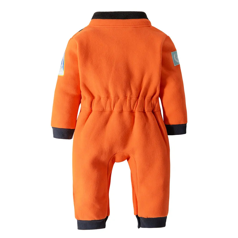 baksidan av baby romper med astronauttema i orange, perfekt för Halloween