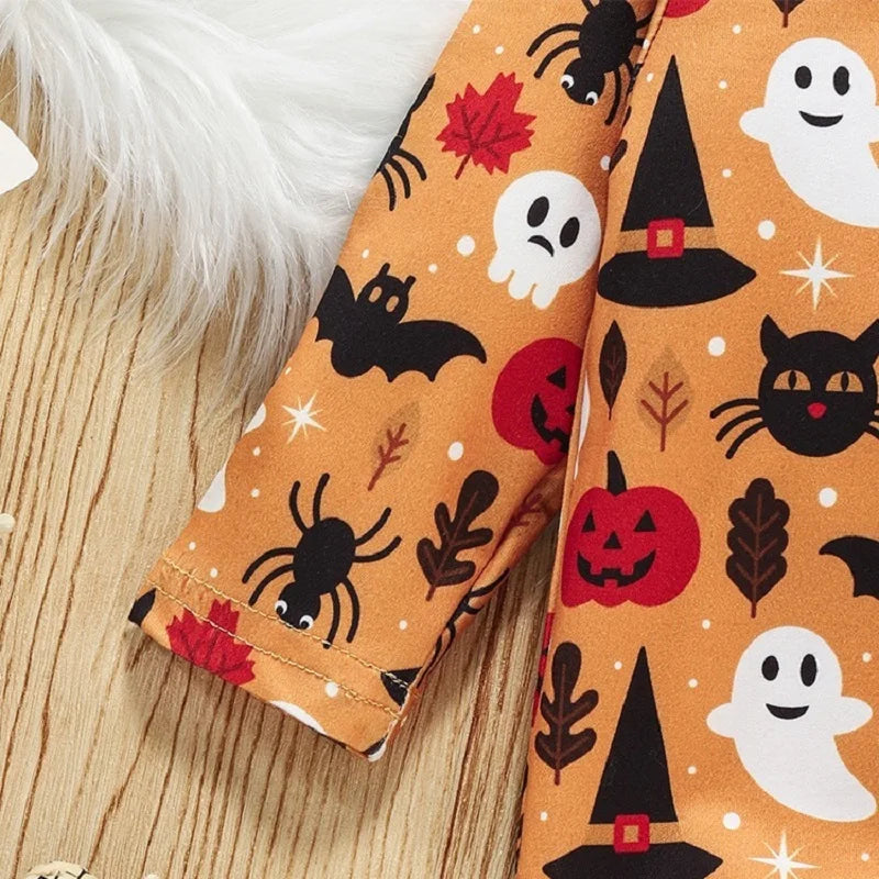 långärmad halloween baby bodysuit med fokus på sleeven