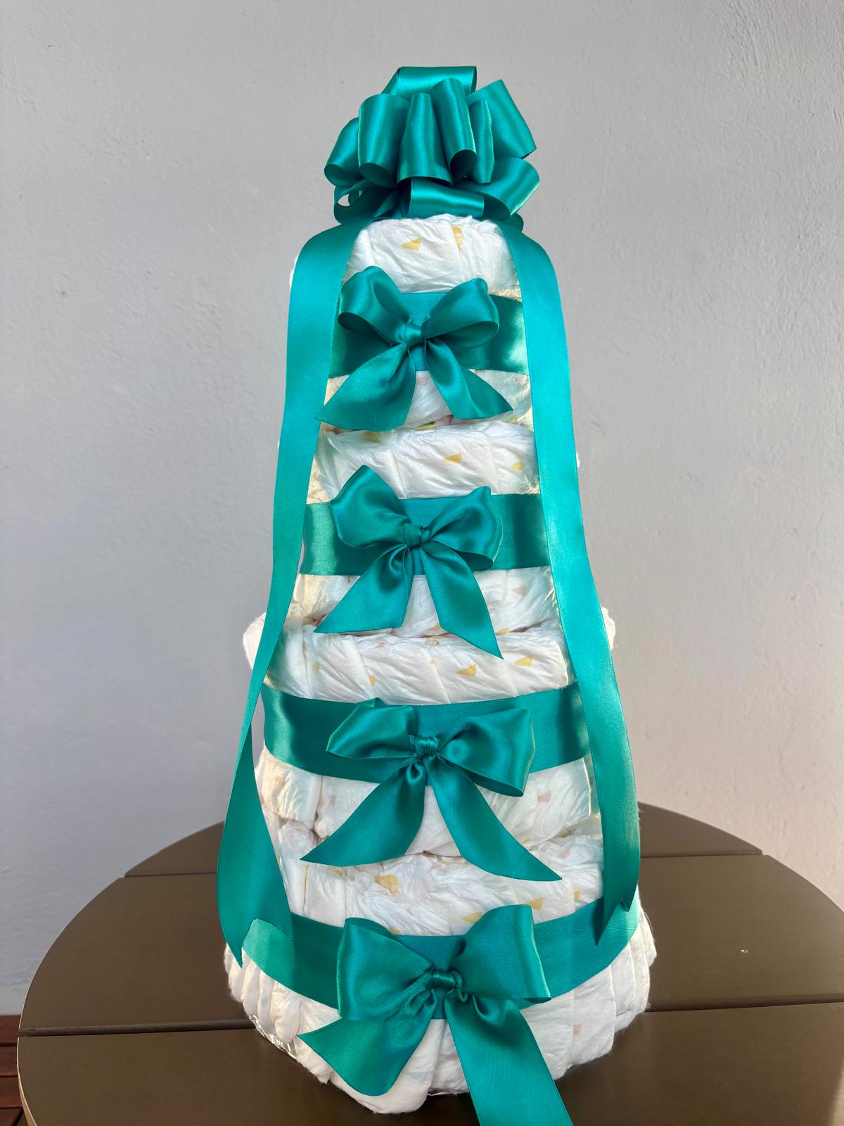Stor Blöjtårta med Rosett – Perfekt för Babyshower (4-våningar)