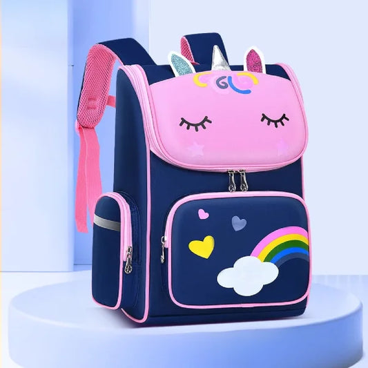 Unicorn ryggsäck för flickor i blå och rosa med regnbåge och hjärtan